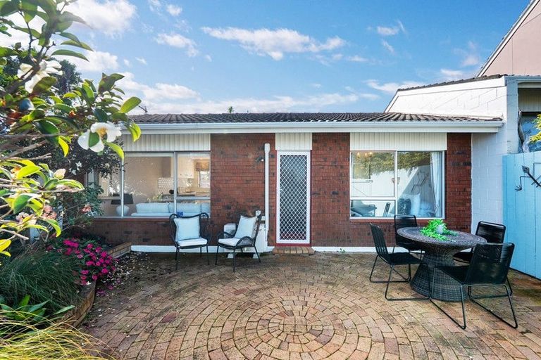 Photo of property in 2/11 Kawerau Avenue, Devonport, Auckland, 0624