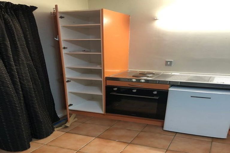 Photo of property in 10/52 Russell Terrace, Berhampore, Wellington, 6023