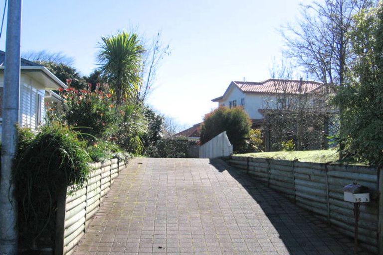Photo of property in 35 Ingleton Terrace, Fairfield, Hamilton, 3214