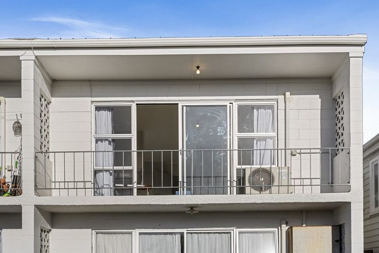 Photo of property in 40 West Coast Road, Glen Eden, Auckland, 0602