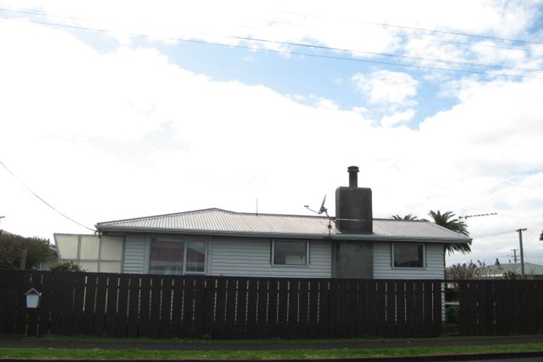 Photo of property in 80 Broadway, Waitara, 4320