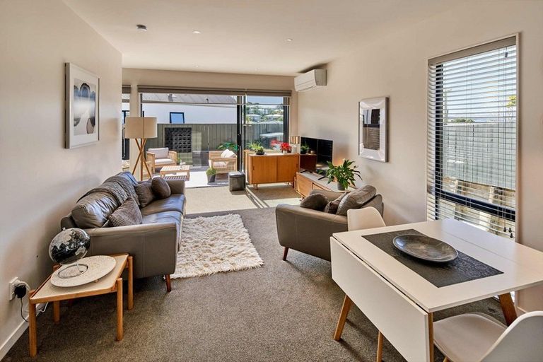Photo of property in 15/6 Oswald Crescent, Paparangi, Wellington, 6037