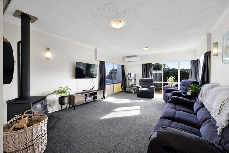 Photo of property in 191 Seaview Road, Westown, New Plymouth, 4310