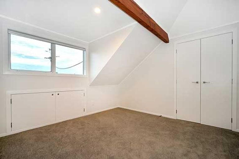 Photo of property in 74 Queen Street, Northcote Point, Auckland, 0627