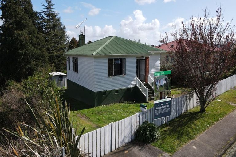 Photo of property in 14 Gilchrist Street, Te Aroha, 3320