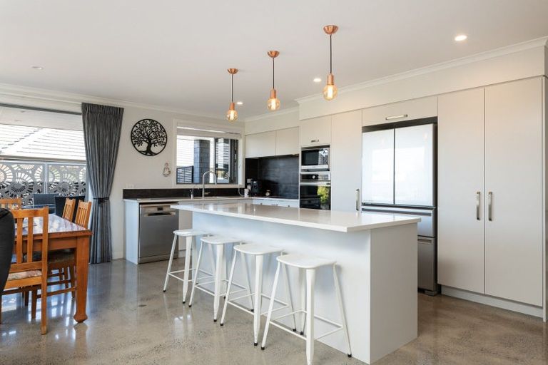 Photo of property in 69 Puhirake Crescent, Pyes Pa, Tauranga, 3112