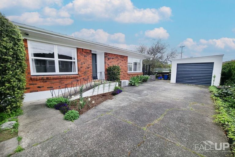 Photo of property in 4/766 Beach Road, Browns Bay, Auckland, 0630