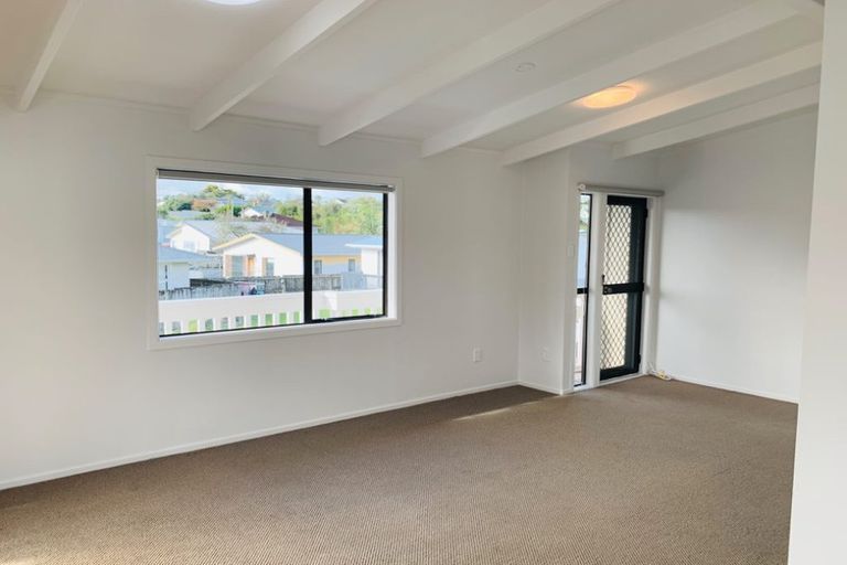 Photo of property in 119 Universal Drive, Henderson, Auckland, 0610