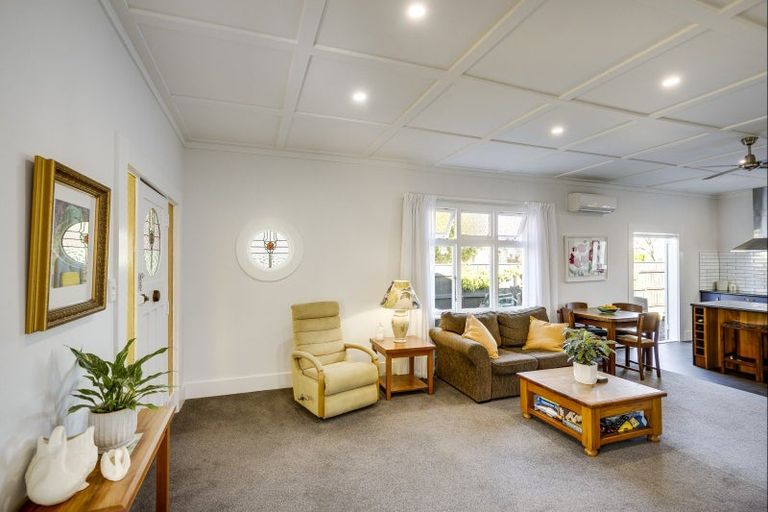 Photo of property in 128 Vigor Brown Street, Napier South, Napier, 4110