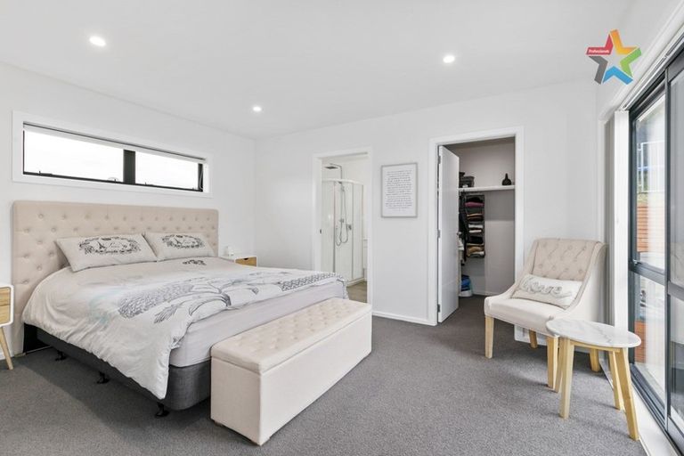 Photo of property in 8 Frankie Stevens Place, Riverstone Terraces, Upper Hutt, 5018