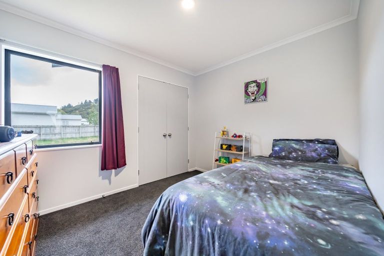 Photo of property in 5 Ashburn Road, Wainuiomata, Lower Hutt, 5014
