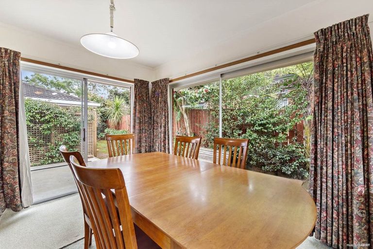 Photo of property in 48 Woodstock Road, Forrest Hill, Auckland, 0620