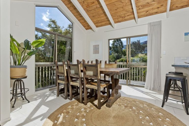 Photo of property in 22b Mariposa Crescent, Birkenhead, Auckland, 0626