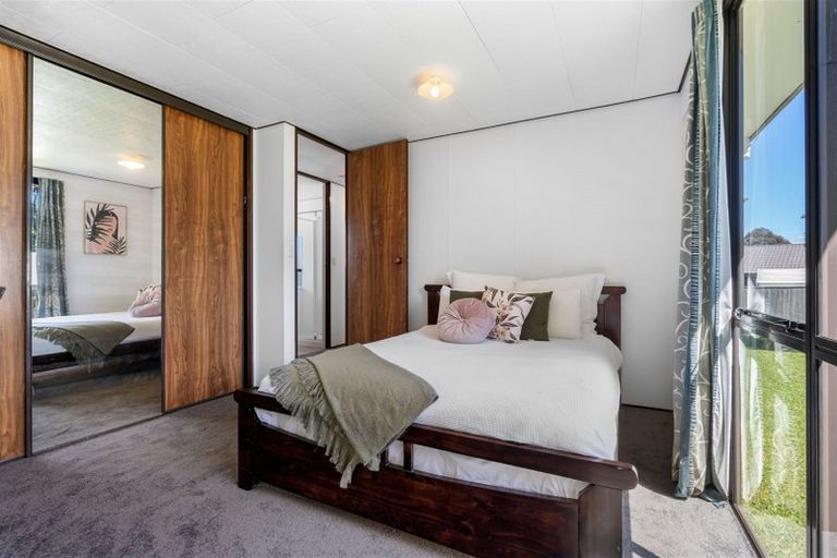 Photo of property in 23 Devonshire Road, Unsworth Heights, Auckland, 0632