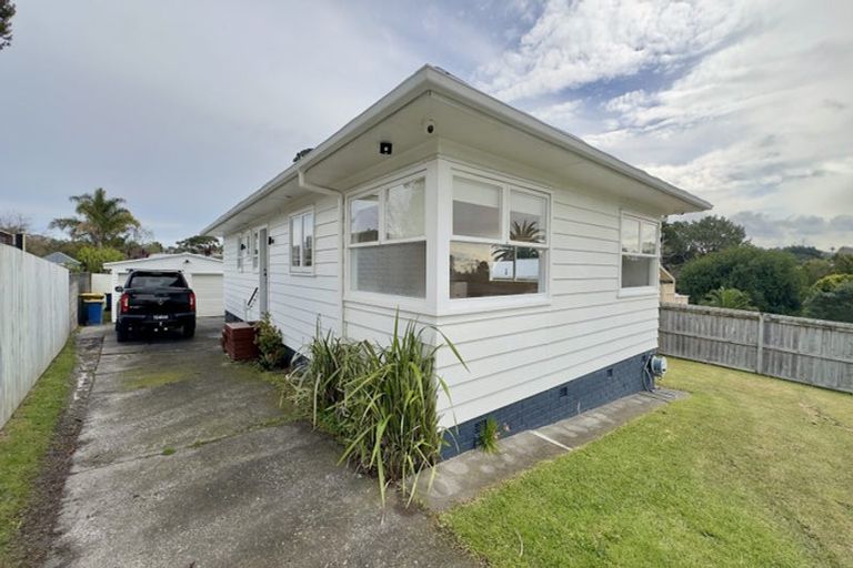 Photo of property in 20 Glendene Avenue, Glendene, Auckland, 0602