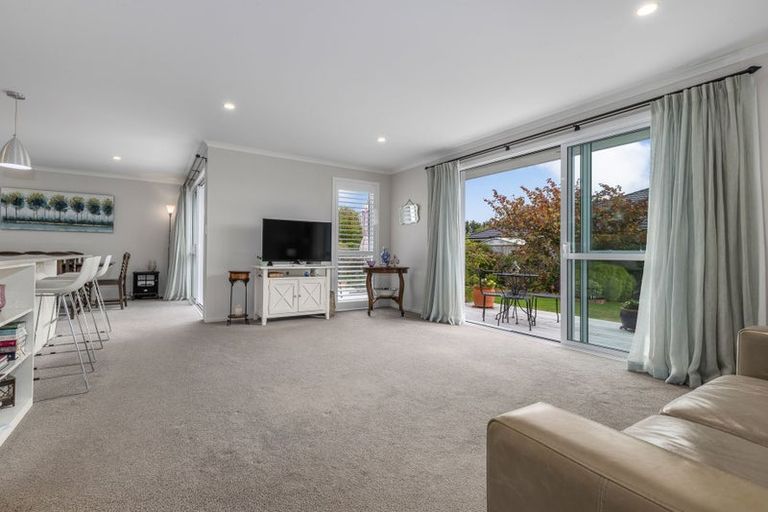 Photo of property in 27 Waipunahau Road, Waikanae, 5036