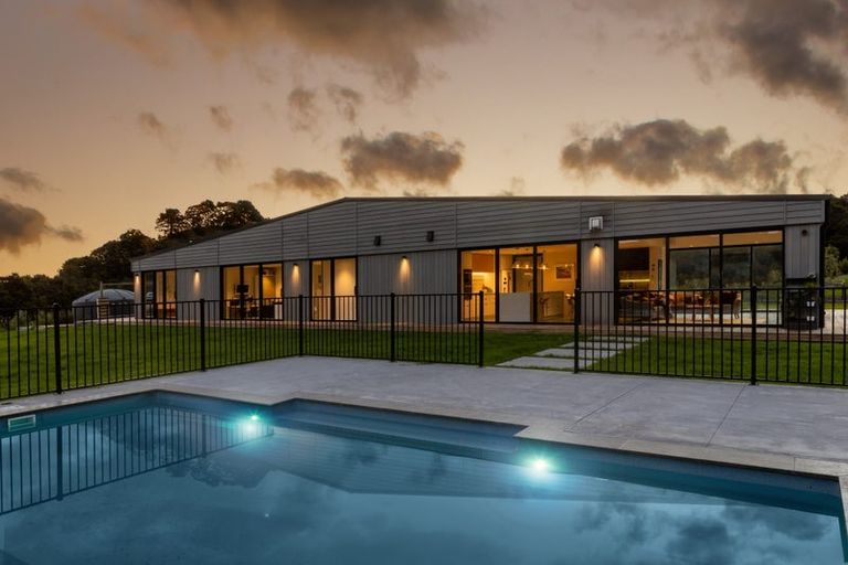 Photo of property in 99b Pebble Brook Road, Waitoki, Silverdale, 0994