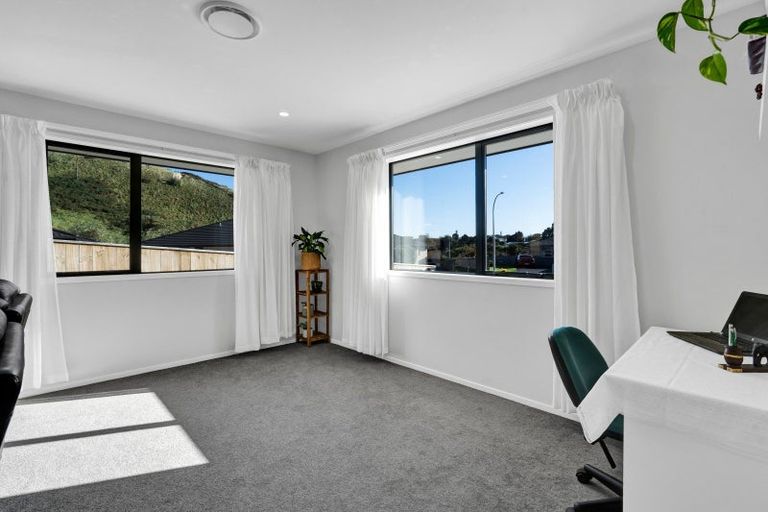 Photo of property in 51 Magnolia Drive, Westown, New Plymouth, 4310