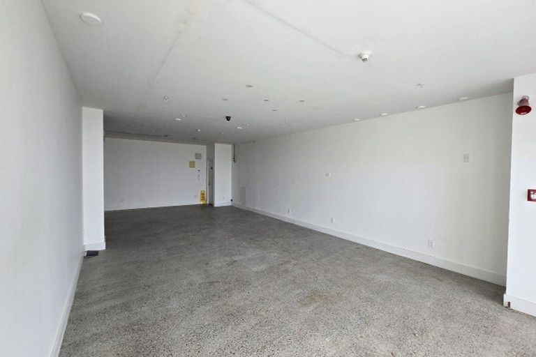 Photo of property in Oceanside Tower 1, 2/2a Marine Parade, Mount Maunganui, 3116
