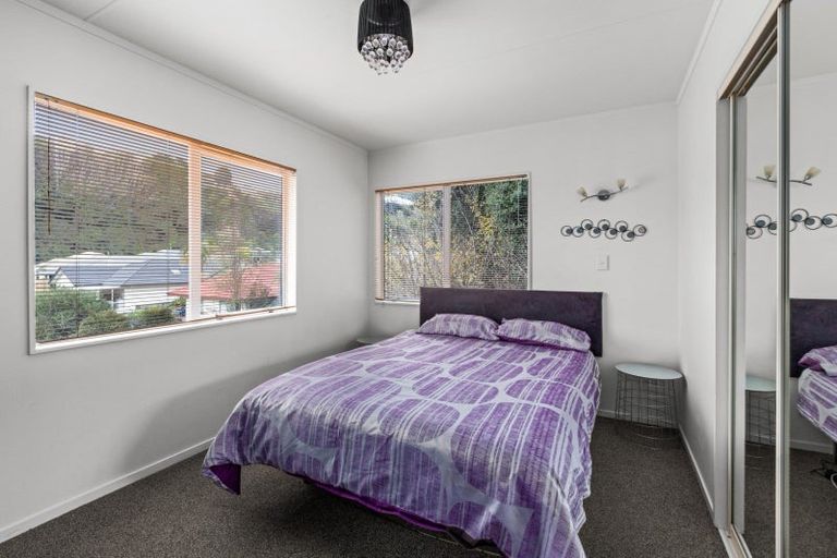 Photo of property in 94 Milton Road, Bluff Hill, Napier, 4110