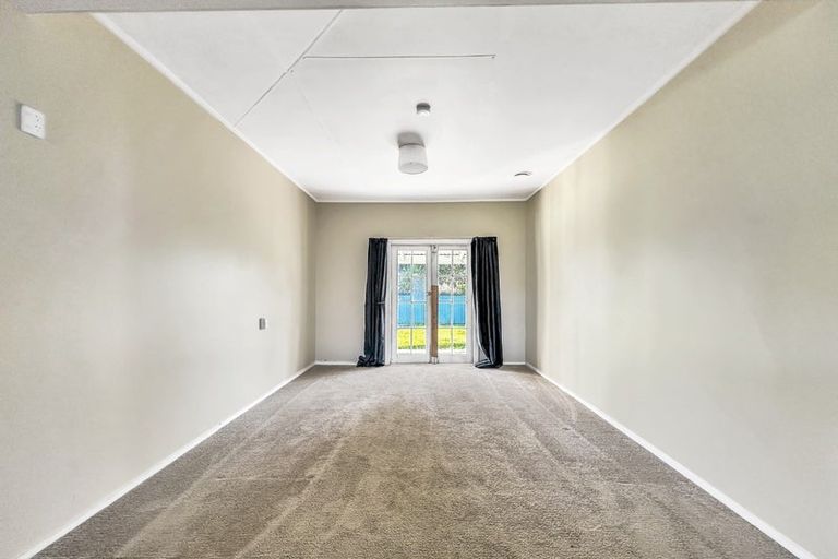 Photo of property in 18 Karaka Street, Castlecliff, Whanganui, 4501