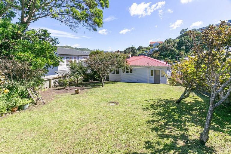 Photo of property in 4 Melrose Road, Island Bay, Wellington, 6023