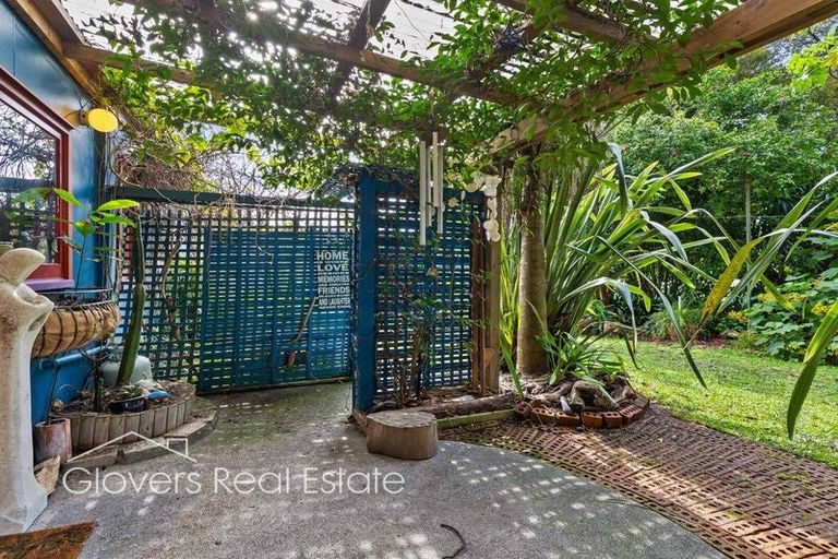 Photo of property in 205 Victory Road, Laingholm, Auckland, 0604