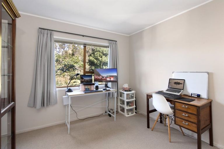 Photo of property in 2/807 East Coast Road, Northcross, Auckland, 0630