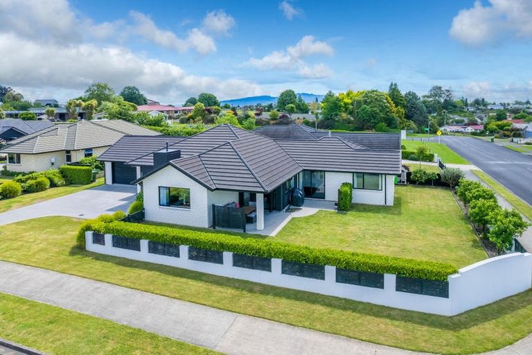 Photo of property in 2 Oak Ridge Drive, Te Awamutu, 3800