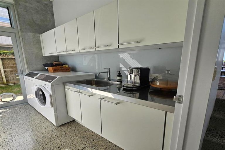 Photo of property in 39 Taumata Road, Omaha, 0986