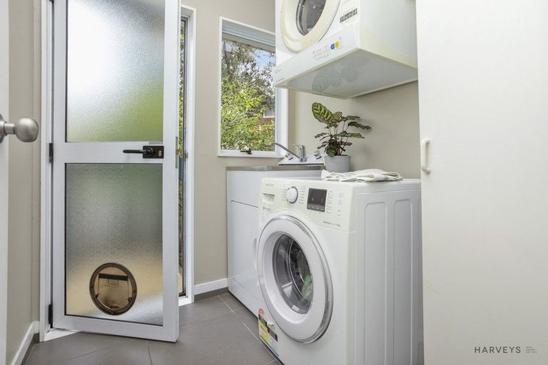 Photo of property in 1 Lesa Annis Place, Henderson, Auckland, 0612