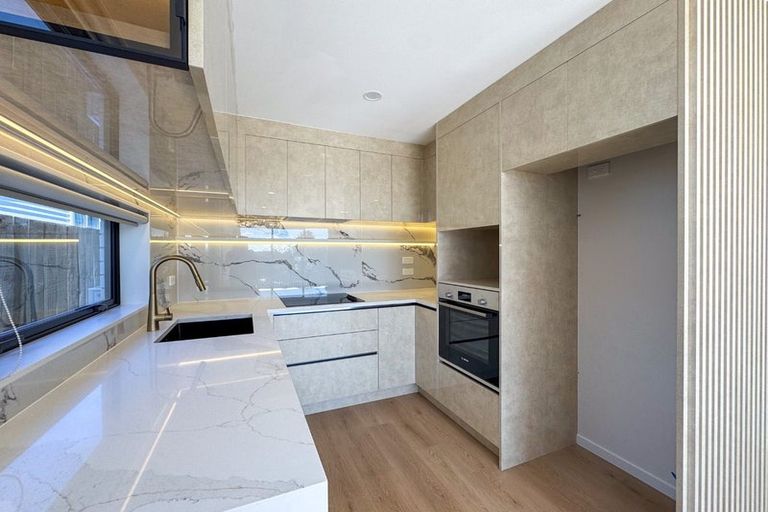 Photo of property in 2/9 Utting Street, Birkdale, Auckland, 0626