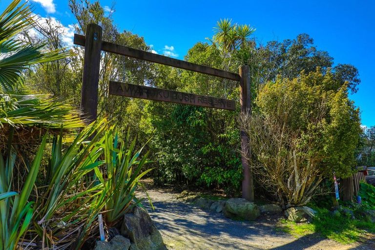 Photo of property in 22 Awaruku Road, Torbay, Auckland, 0630