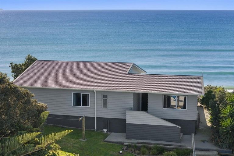 Photo of property in 195 Pukehina Parade, Pukehina, Te Puke, 3189