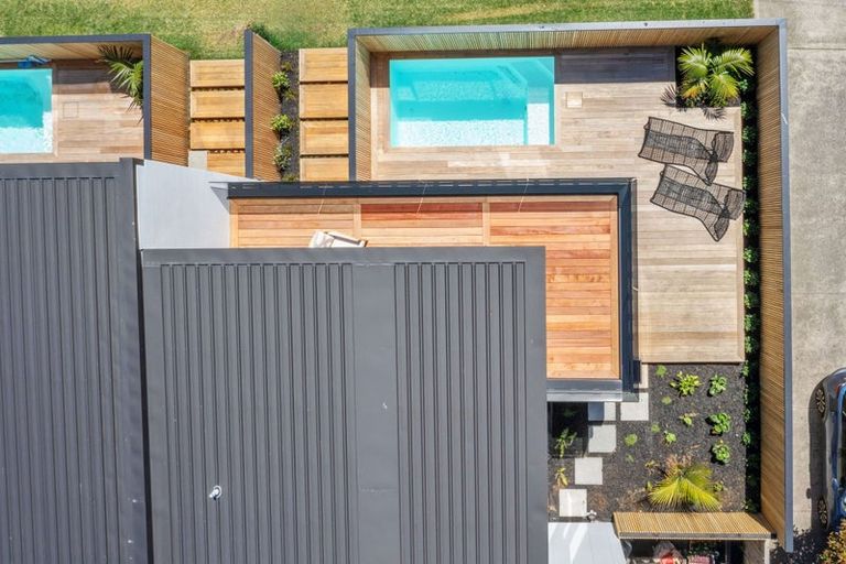 Photo of property in 12 Pitau Road, Mount Maunganui, 3116