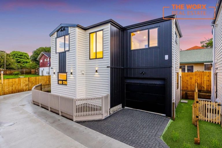 Photo of property in 32a Grande Vue Road, Hillpark, Auckland, 2102