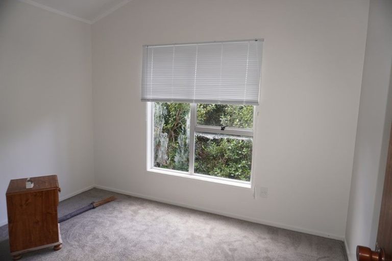 Photo of property in 8 Edgeworth Road, Glenfield, Auckland, 0629