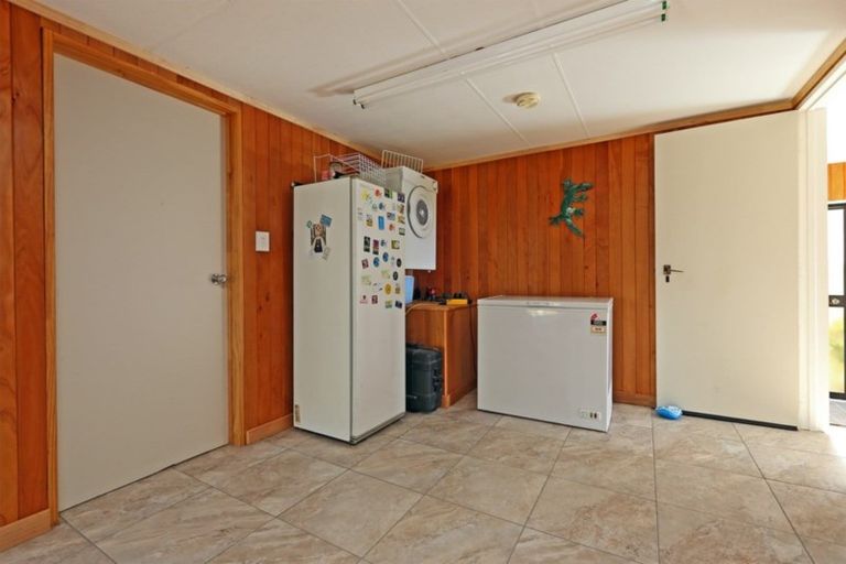 Photo of property in 1 Mchardy Place, Glenfield, Auckland, 0627