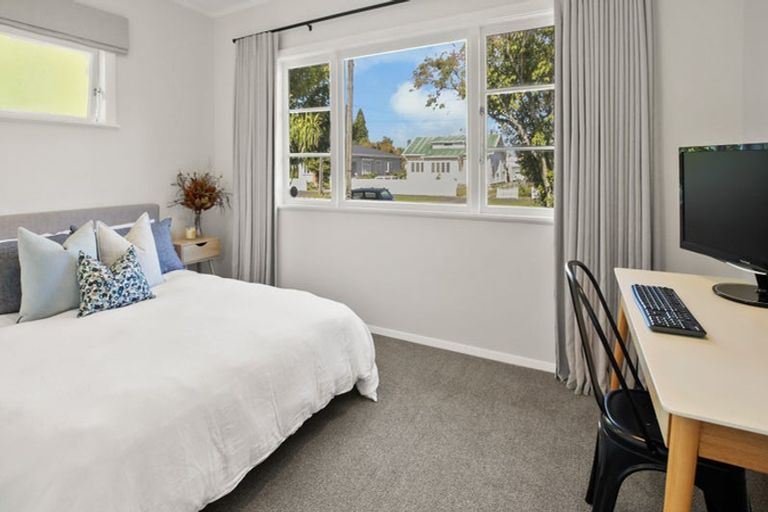 Photo of property in 8 Saint Winifreds Avenue, Hamilton East, Hamilton, 3216