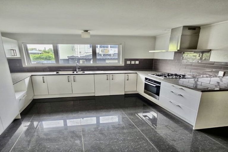 Photo of property in 1/36 Browns Road, St Albans, Christchurch, 8014