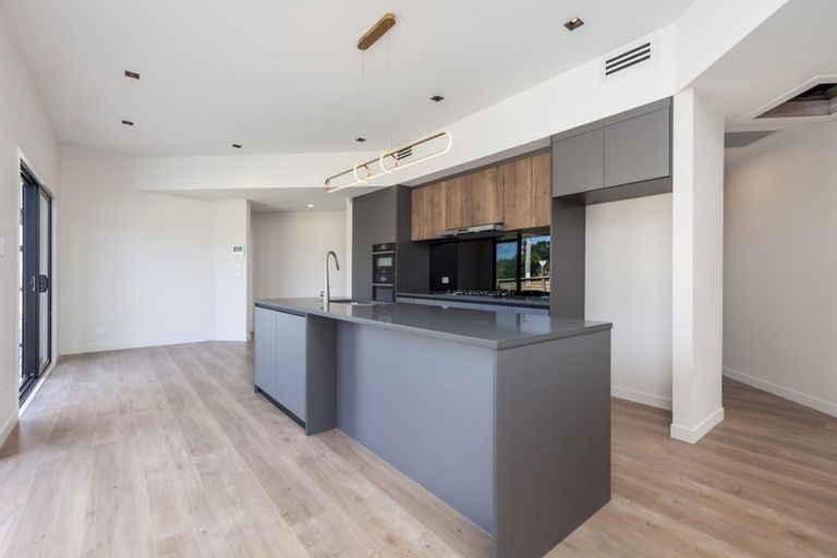 Photo of property in 1 Sunnyheights Road, Orewa, 0931