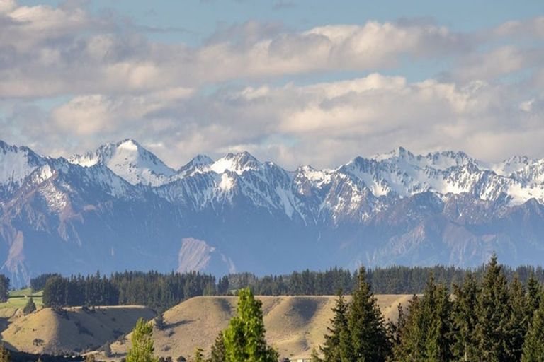 Photo of property in 28 Atkins Road, Luggate, Wanaka, 9382