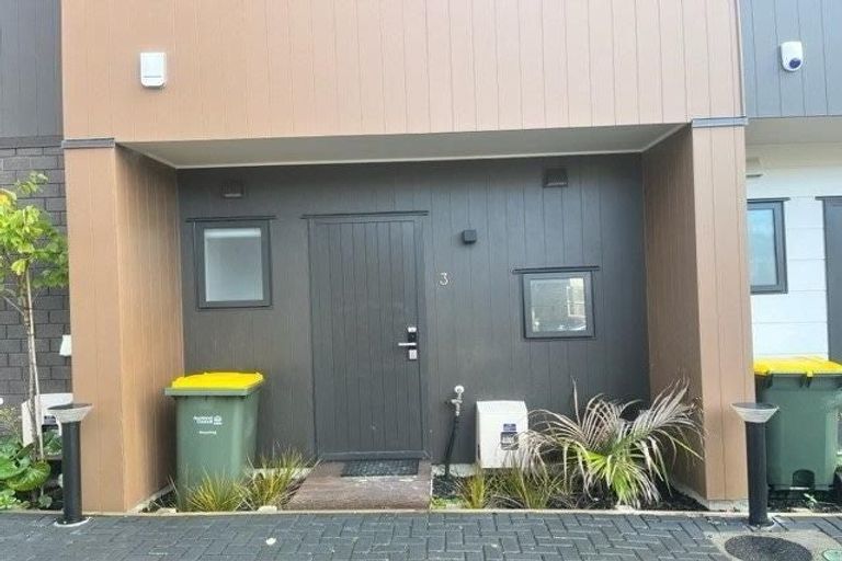 Photo of property in 3/60 Highland Drive, Highland Park, Auckland, 2010