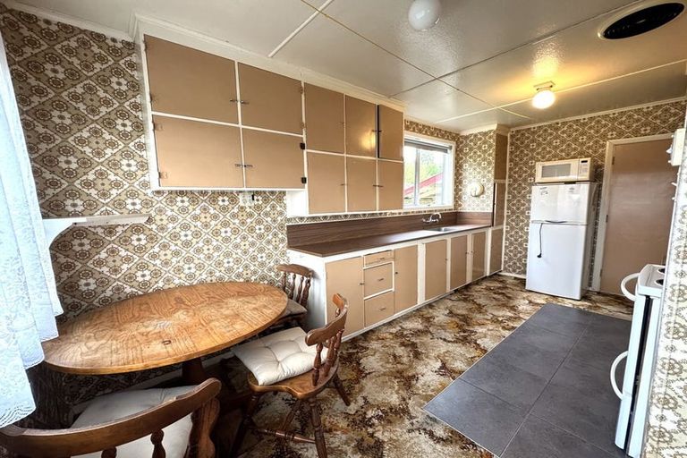 Photo of property in 14 Market Street, Kaitangata, 9210