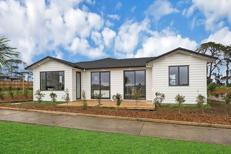 Photo of property in 14a Mclarin Road, Glenbrook, 2681