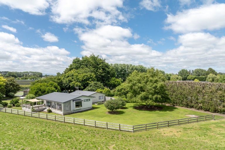Photo of property in 225 Hoeka Road, Matangi, Hamilton, 3284