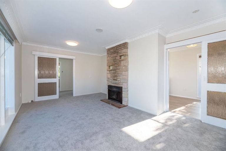 Photo of property in 4 Longburn Road, Henderson, Auckland, 0610