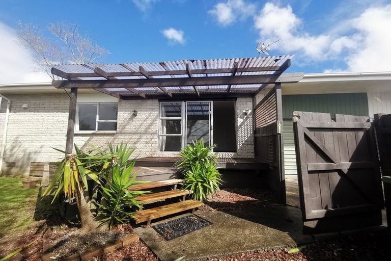 Photo of property in 2/462 Great South Road, Opaheke, Papakura, 2113