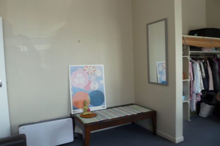 Photo of property in 10 Levy Street, Mount Victoria, Wellington, 6011