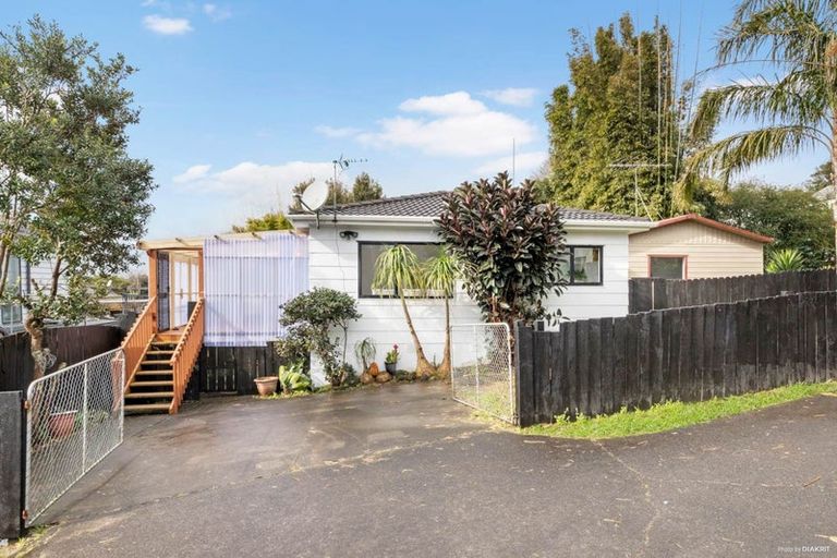 Photo of property in 76 Gallony Avenue, Massey, Auckland, 0614